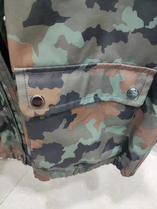 Chaqueta impermeable hombre ZARA