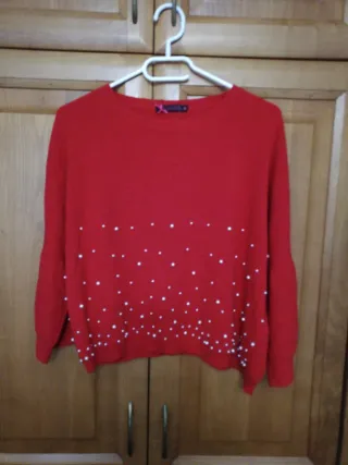 Jersey rojo alegre con perlas