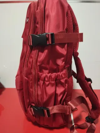 Mochila multifunción roja
