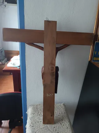Antiguo crucificado talla madera
