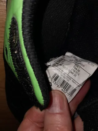 Botas de fútbol para niño talla 32