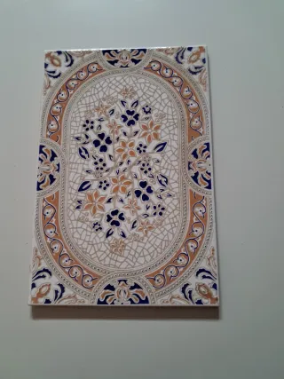 Azulejo antiguo decorado