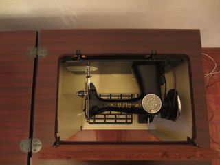 Máquina de coser antigua Alfa