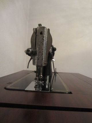 Máquina de coser antigua Alfa