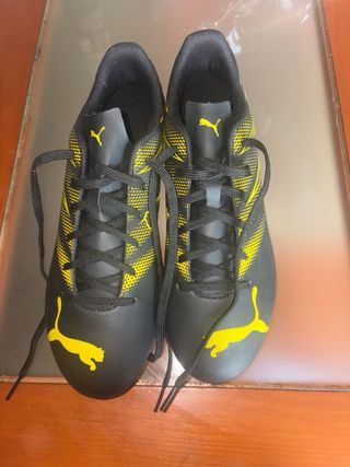 Botines Puma Fútbol Nuevos Negro/Amarillo