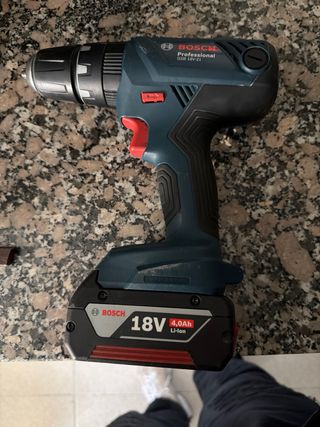 Taladro Bosch GSB 18V-21 Batería si.n cargador