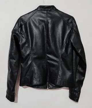 Cazadora efecto piel ONLY