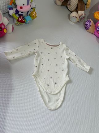 Conjunto bebé niña rosa con estampado floral