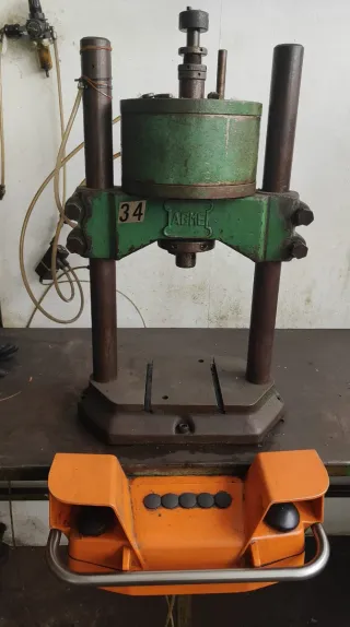 Prensa Neumática AGME 34