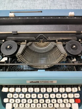 Máquina de escribir Olivetti Studio 46