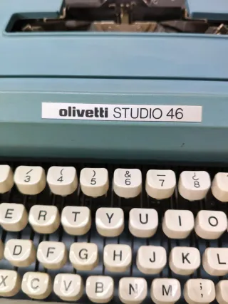 Máquina de escribir Olivetti Studio 46