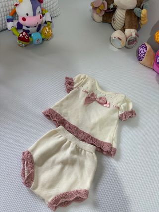 Conjunto bebé punto rosa y blanco