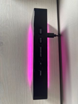 Reloj Digital LED con Luces Rosas