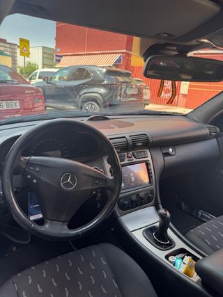 Mercedes-Benz Clase C 2005