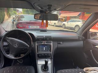 Mercedes-Benz Clase C 2005