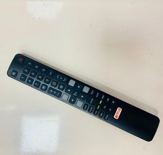 SMART TV TCL 32" 32S5200 + MANDO Y CABLE