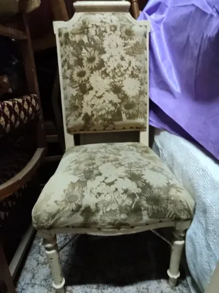 Silla antigua S. XIX tapizada floral