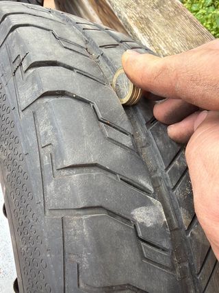 2 pneumatucos + llanta  215/70 R15 C. Autocaravana