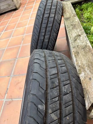 2 pneumatucos + llanta  215/70 R15 C. Autocaravana
