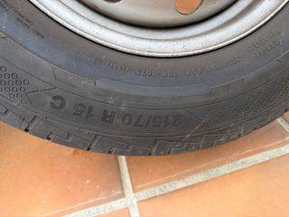 2 pneumatucos + llanta  215/70 R15 C. Autocaravana