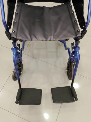 SILLA DE RUEDA TEYDER NEGRA Y AZUL