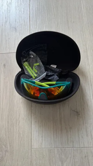 Gafas deportivas con funda