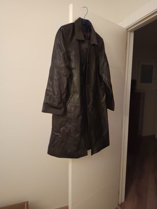 Abrigo de cuero marrón