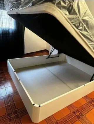 Canapés y colchones nuevos