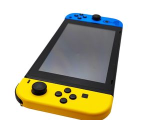 CONSOLA NINTENDO SWITCH 32GB EDICION FORTNITE JOYCON BLU GIALLO