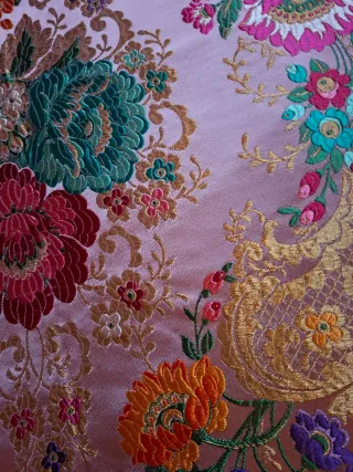 Tela brocada bordada seda y oro 67x80cm