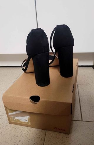 Sandalo con tacco nero