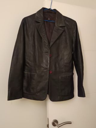 Chaqueta de cuero marrón