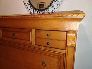 Recibidor de madera en perfecto estado