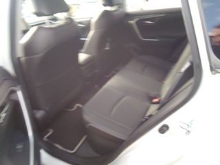 Toyota Rav4 220H Business 160 kW (218 CV)