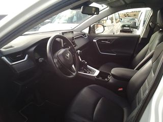 Toyota Rav4 220H Business 160 kW (218 CV)