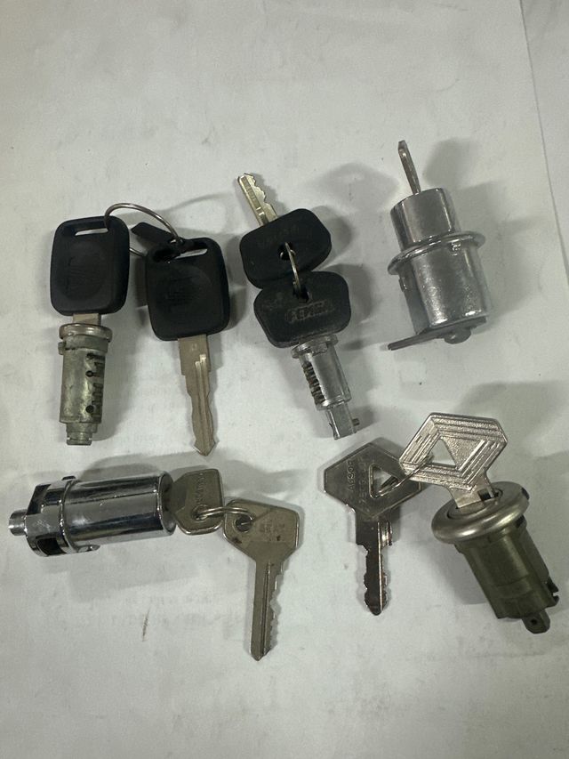 Bombines y llaves Renault, Talbot... precio Unidad