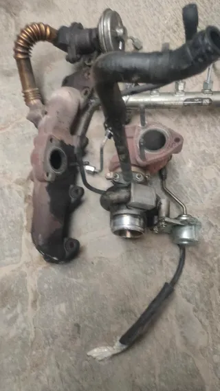 Turbo y rampa de inyección