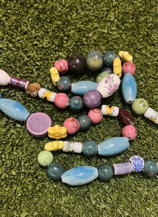 Collar de cerámica multicolor