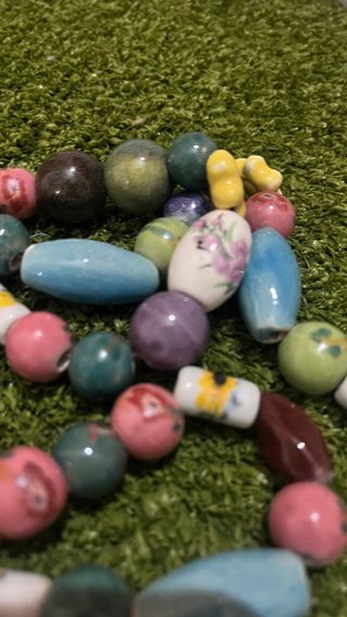 Collar de cerámica multicolor