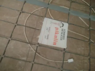 Estructura de cama de madera y metal 135x190