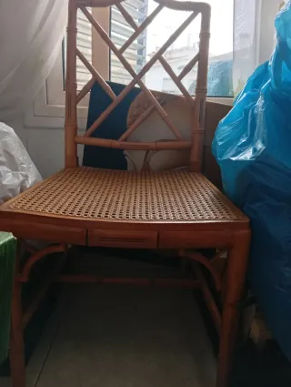 Cuatro Sillas de mimbre precio unidad se venden 4