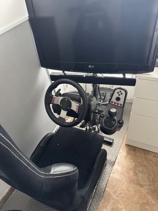 Playseat con Volante Logitech y TV