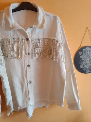 Chaqueta vaquera blanca con flecos T.Unica