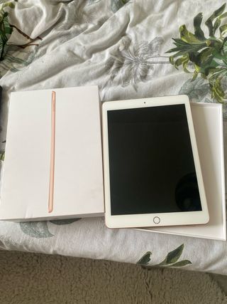 iPad Apple Dorado