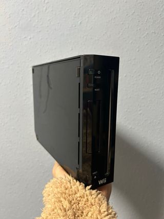 Nintendo Wii Negra + Mario Kart Wii