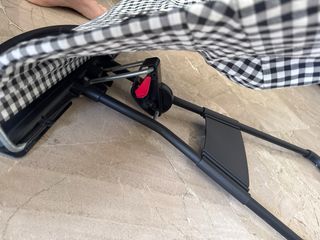 Hamaca Babybjorn con funda original rosita