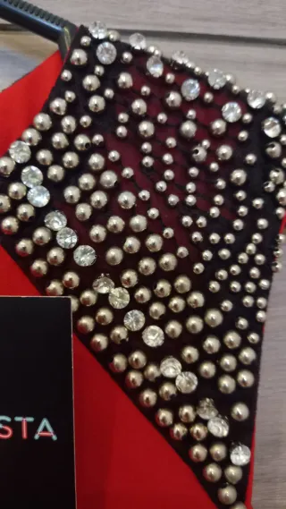 Vestido MEGUSTA rojo con pedrería Sin estrenar