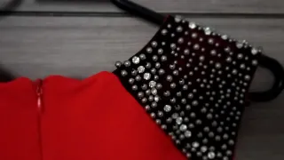 Vestido MEGUSTA rojo con pedrería Sin estrenar