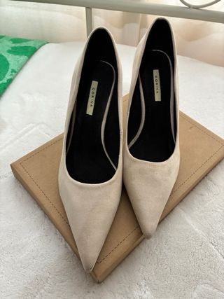 Zapato tacón beige