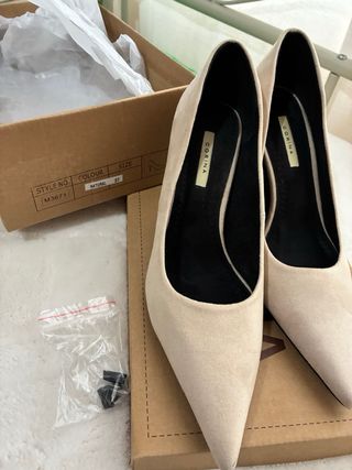 Zapato tacón beige
